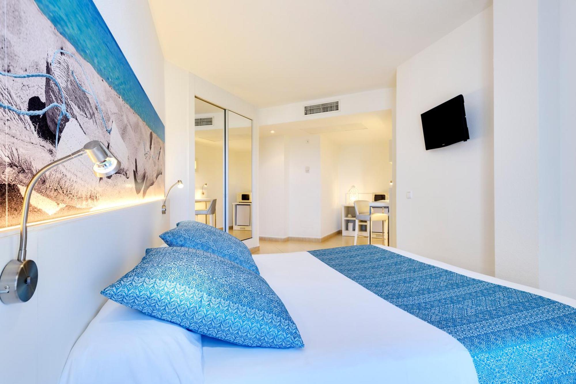 Aparthotel Tropic Garden Santa Eularia des Riu Bagian luar foto
